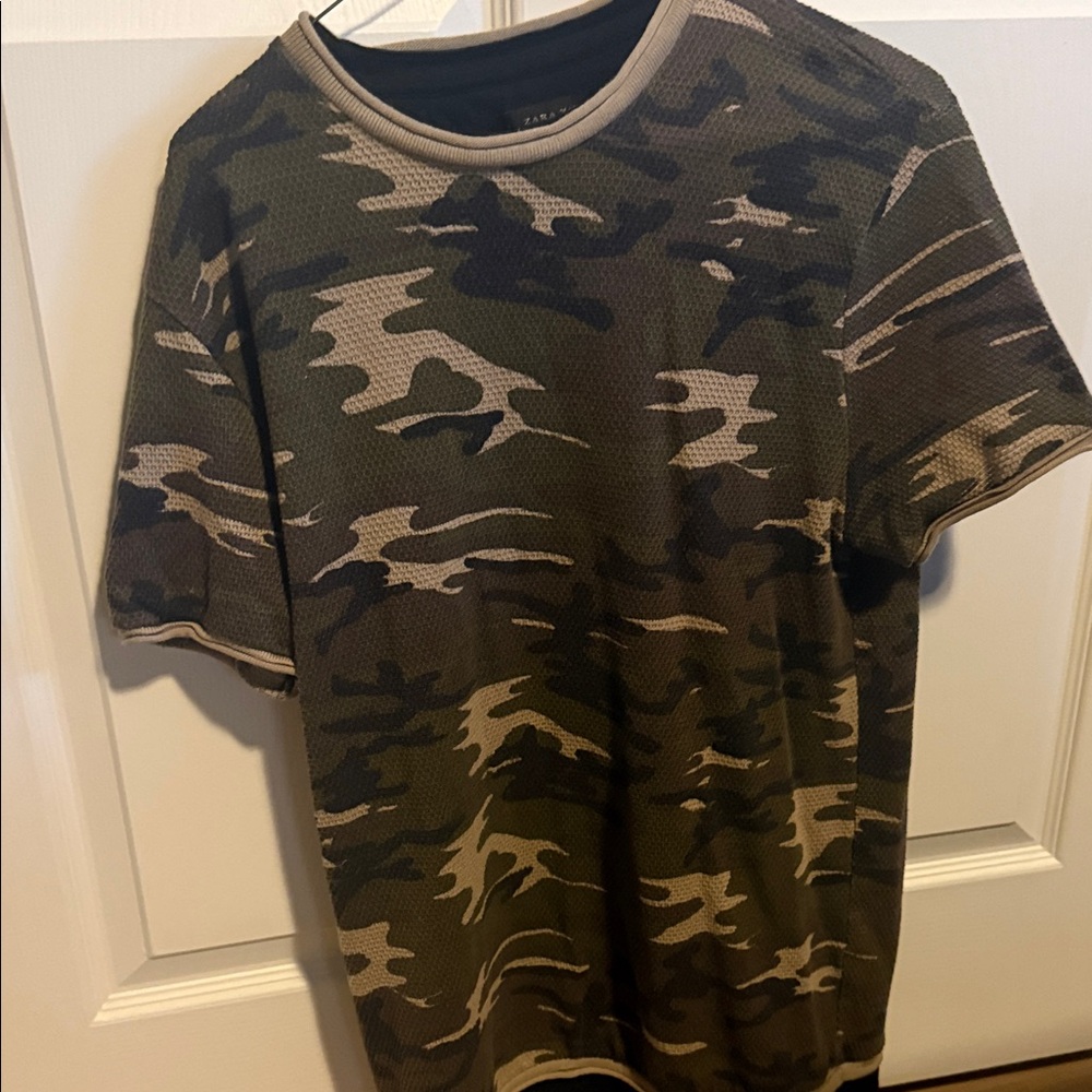 Zara Green Camouflage Short Sleeve Tee